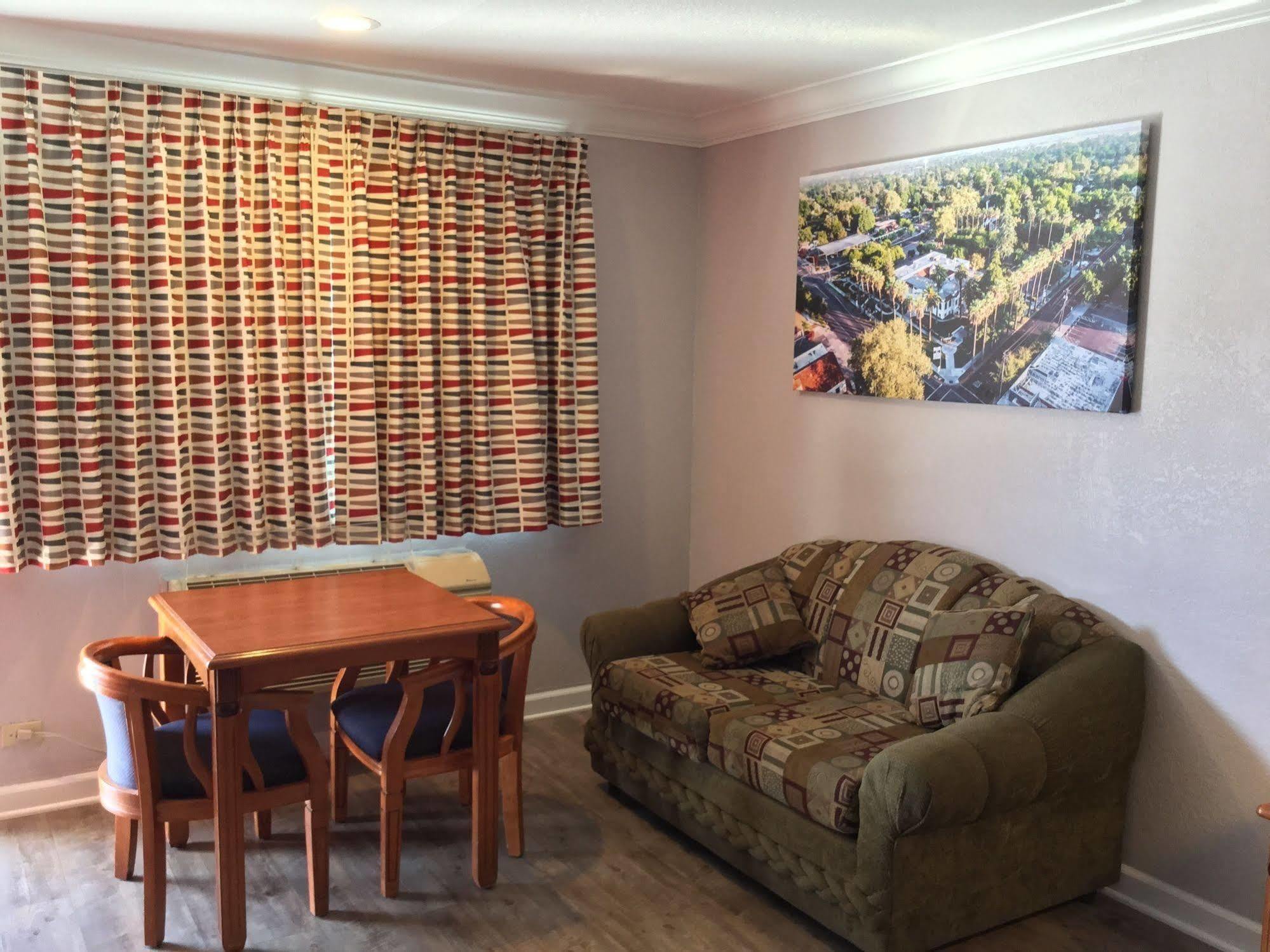 Journey Inn Woodland Εξωτερικό φωτογραφία