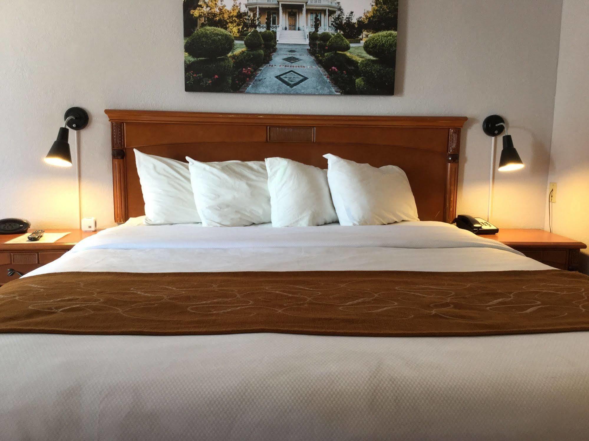 Journey Inn Woodland Εξωτερικό φωτογραφία